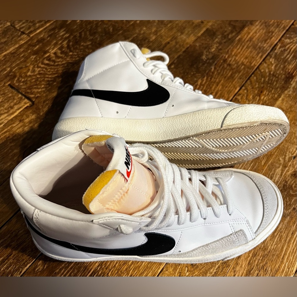 Nike Blazer Mid '77 Vintage black white high top leather shoe ~Women’s Size 9
